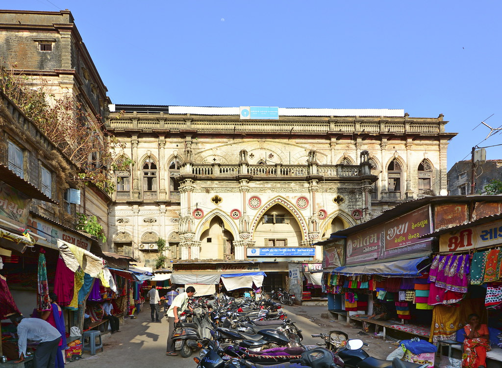 Shopping in Junagadh: A Local’s Guide to the Best Markets and Attractions